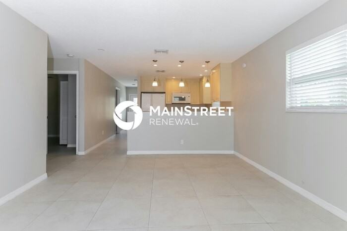 3299 Southeast Garden Street - Photo 4 of 16