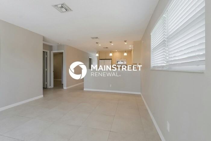 3299 Southeast Garden Street - Photo 5 of 16