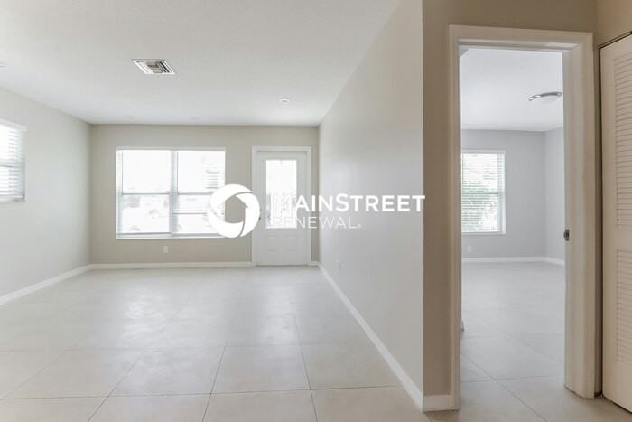 3299 Southeast Garden Street - Photo 6 of 16