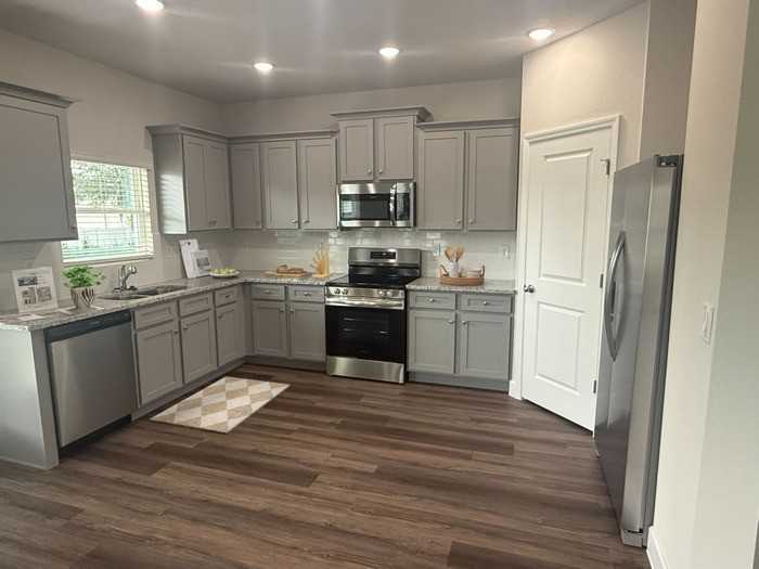 8112 Patagonia Dr - Photo 3 of 15