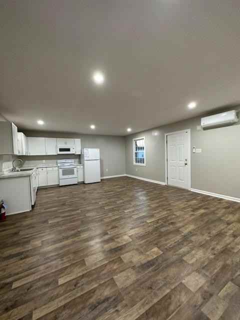 2-10 Greenfield Rd - Photo 2 of 15