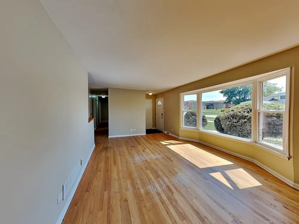 7649 S Oconto Ave #NA - Photo 3 of 12