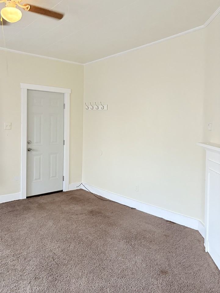 217 Glen Lily Rd #2 - Photo 3 of 10