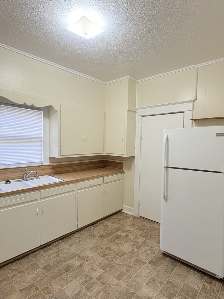 217 Glen Lily Rd #2 - Photo 4 of 10