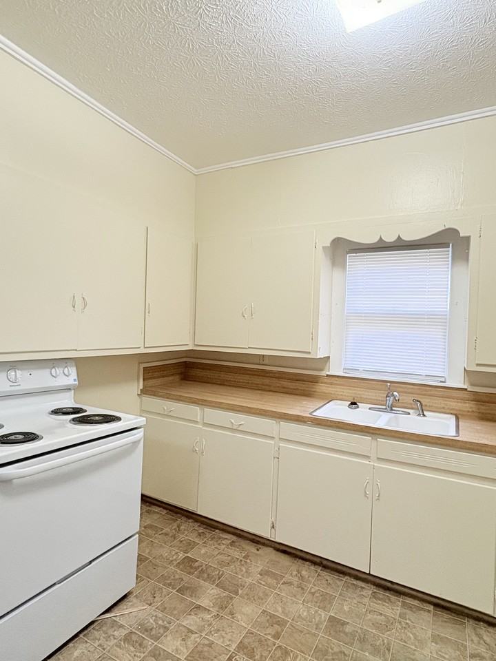 217 Glen Lily Rd #2 - Photo 5 of 10