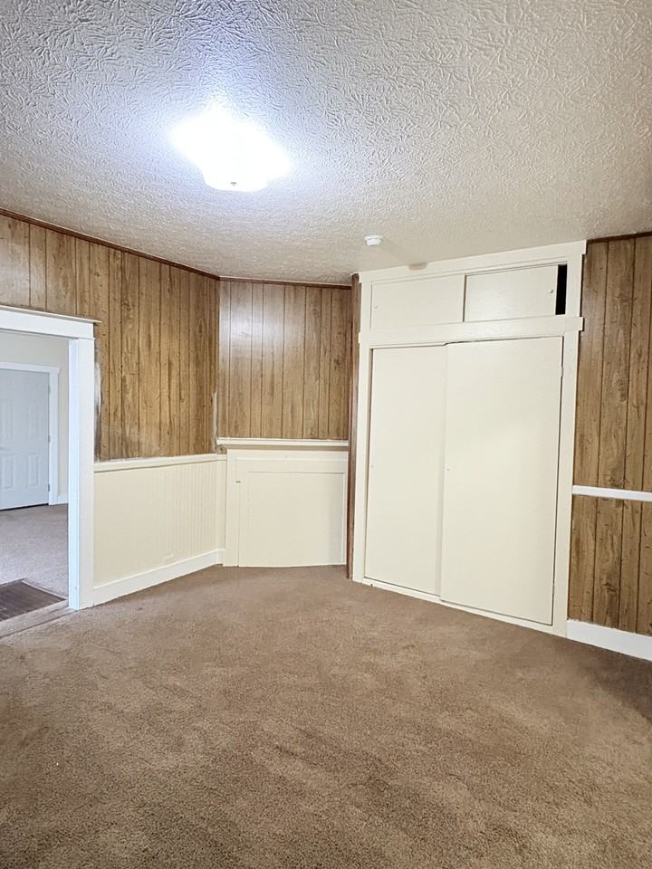 217 Glen Lily Rd #2 - Photo 6 of 10