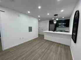 556 Market St #4D - Photo 1 of 1
