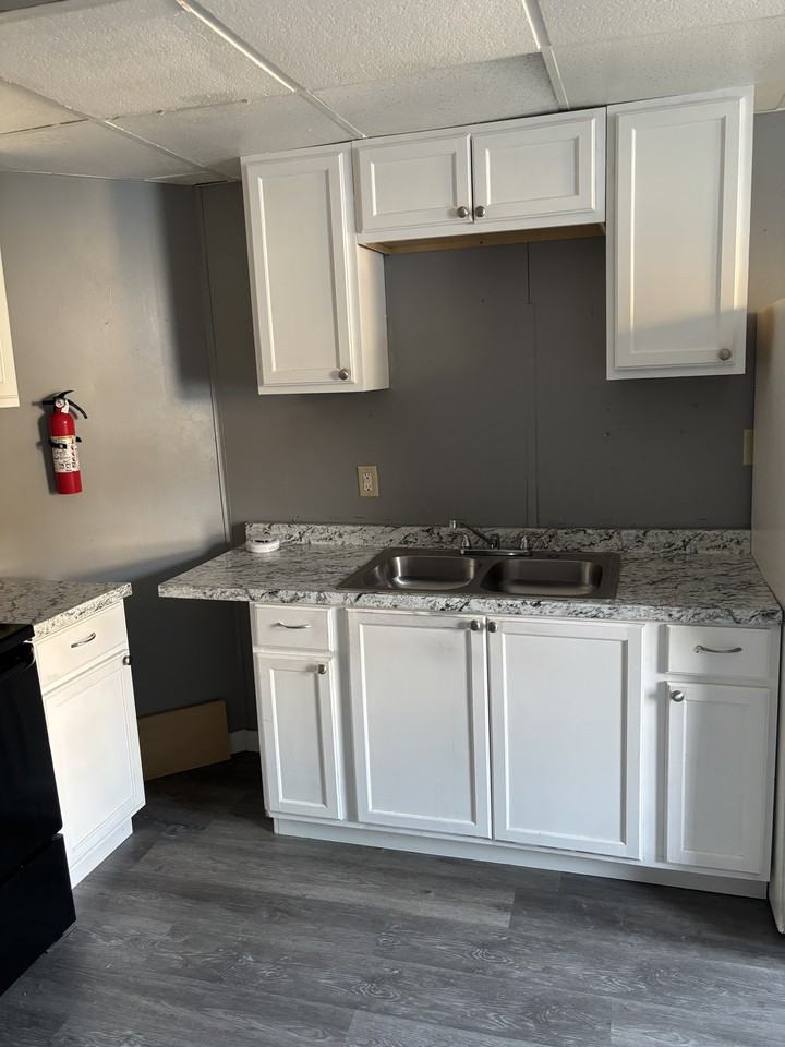 1143 E Webster St #NA - Photo 5 of 15