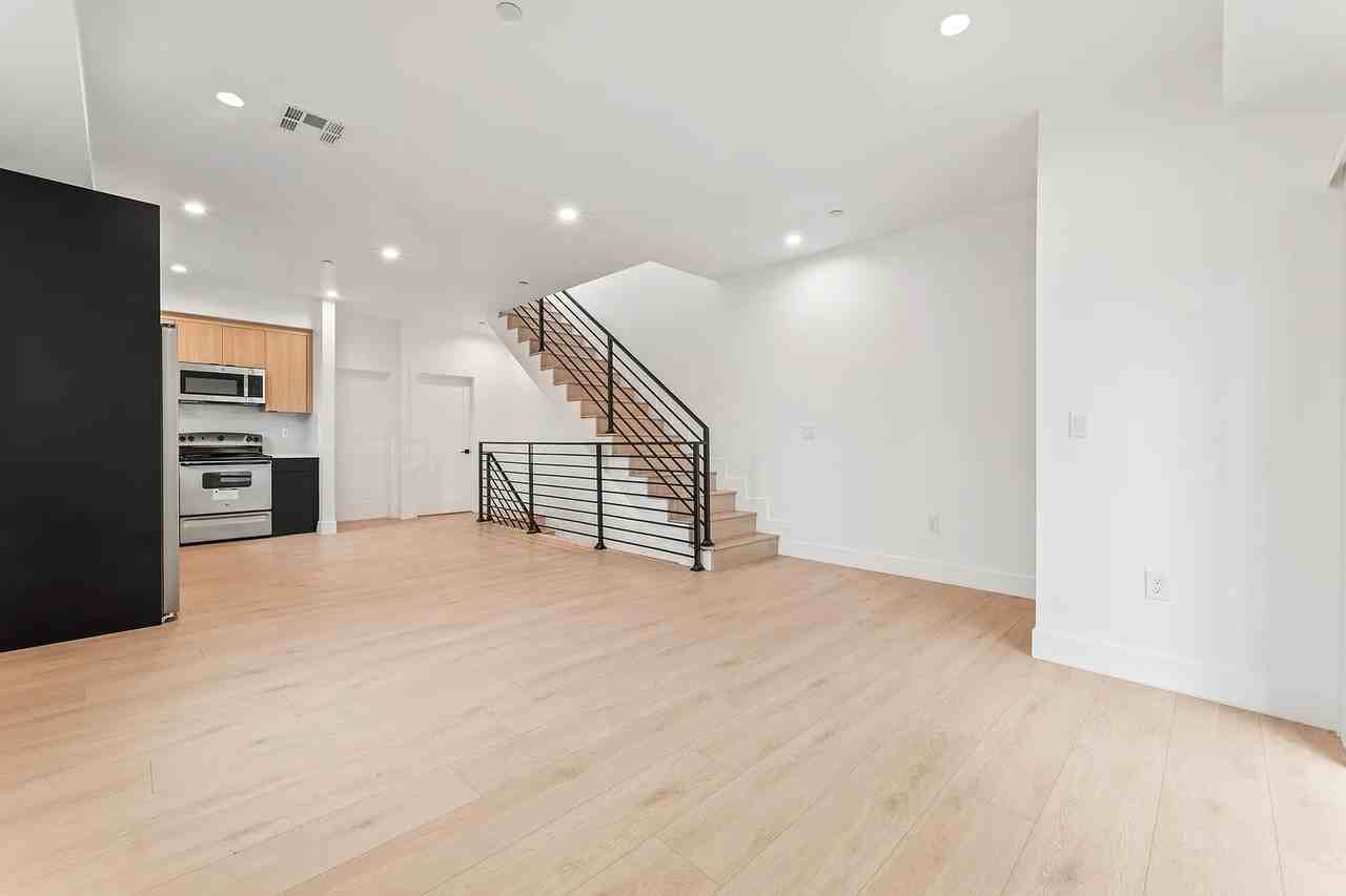 436 E 28th St #1 - Photo 3 of 12