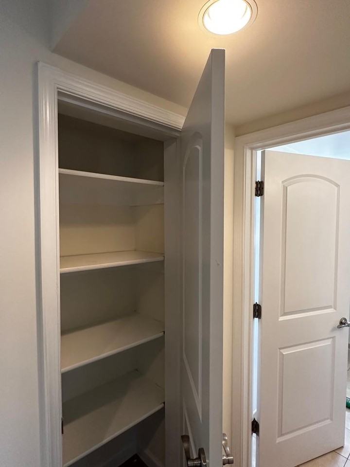 Segovia Apartments - Photo 5 of 10