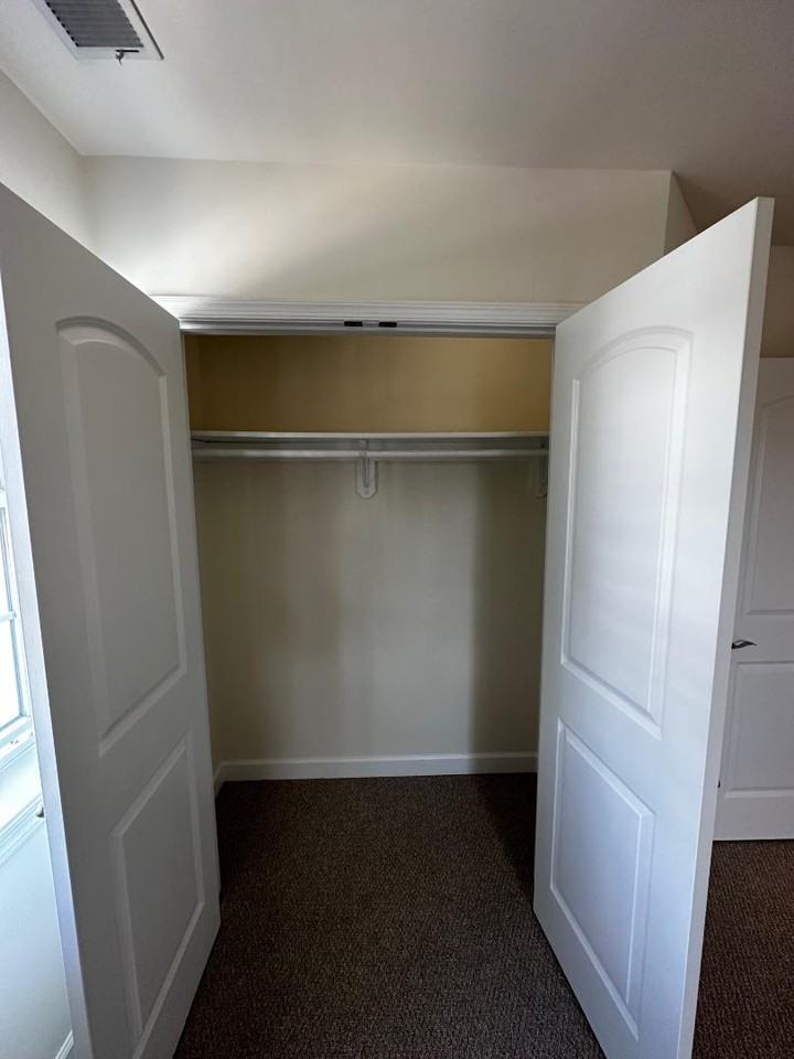 Segovia Apartments - Photo 7 of 10