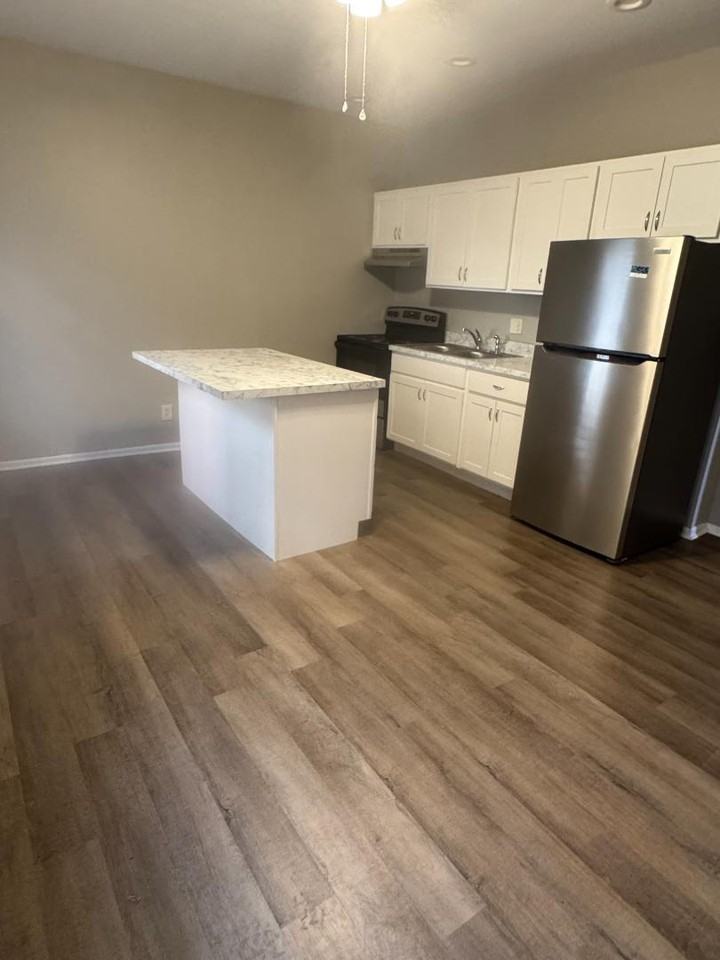 1641 Sycamore - Photo 6 of 29