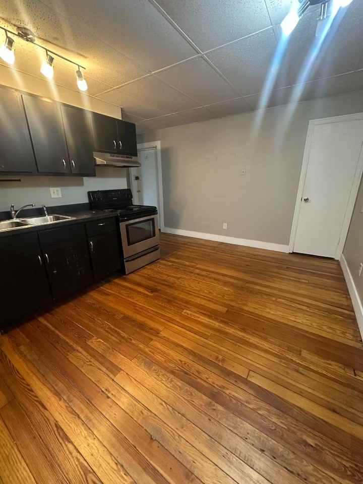 1701 Sycamore Street - Photo 2 of 21