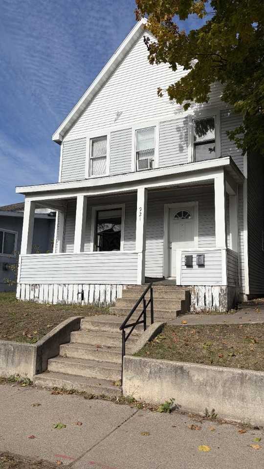 921 Vine St - Photo 2 of 20