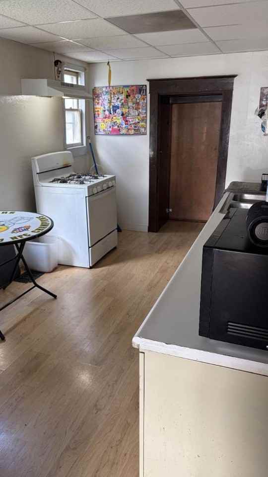 921 Vine St - Photo 7 of 20