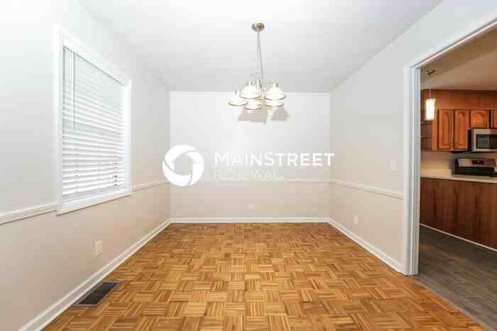 2236 Kings Forest Drive Southeast - Photo 5 of 18