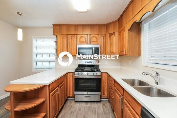 2236 Kings Forest Drive Southeast - Photo 7 of 18