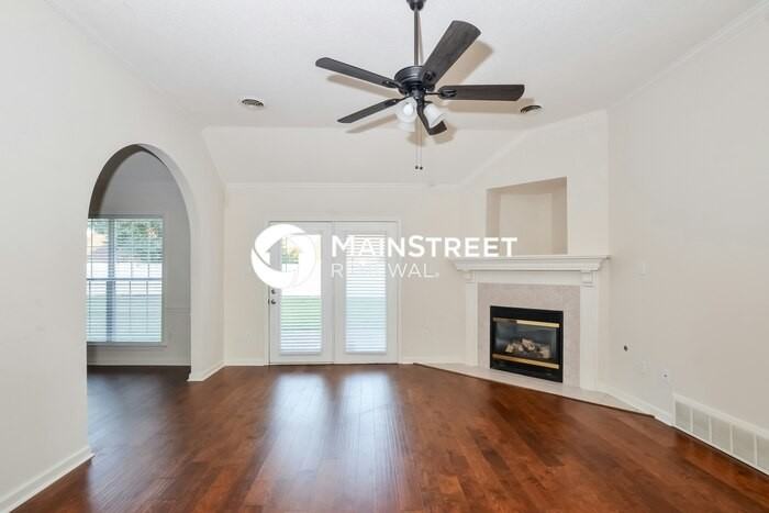 4462 Alixs Drive - Photo 5 of 19