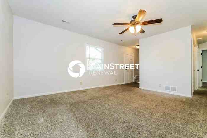 303 E 11th St - Photo 2 of 19