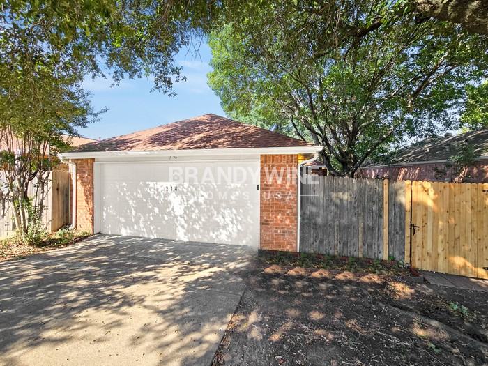 214 Streamside Dr #214 - Photo 3 of 23