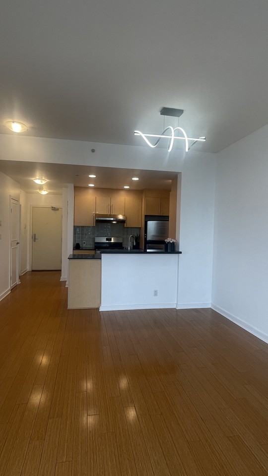 583 Beach Crescent #3207