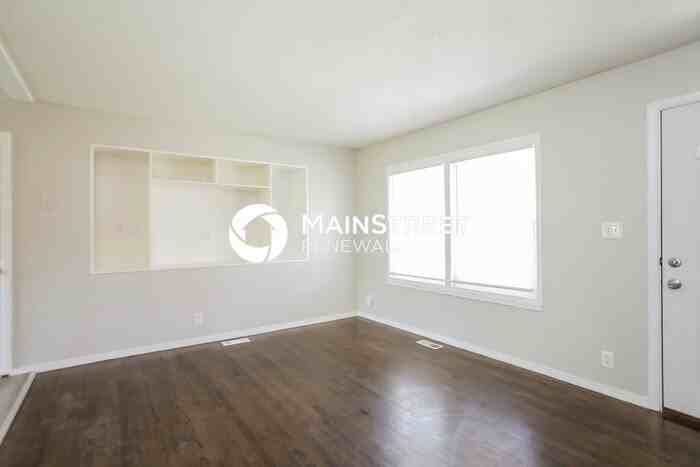 9310 Lewis Ave - Photo 3 of 15