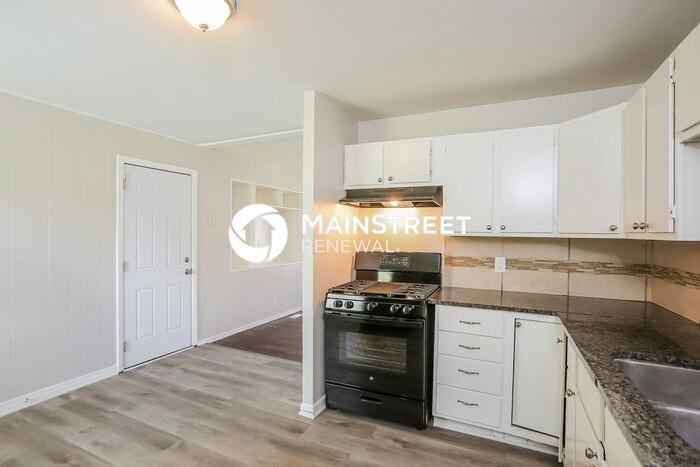 9310 Lewis Ave - Photo 4 of 15