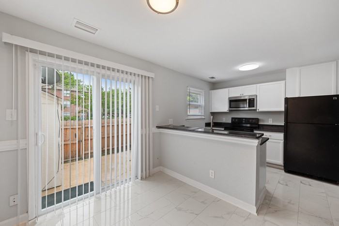 253 Greenbrier Ave - Photo 6 of 16