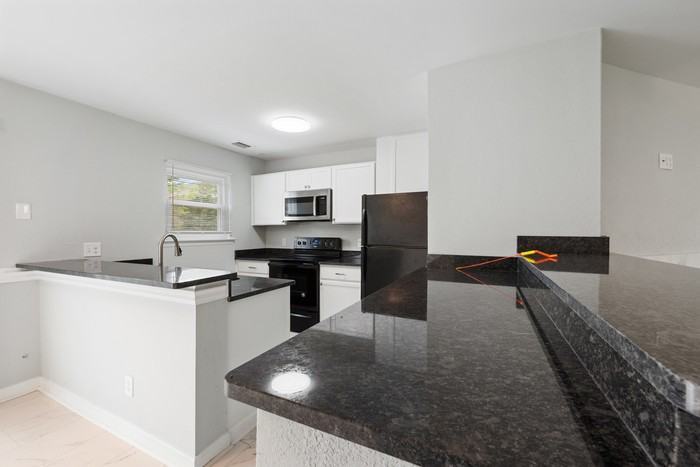 253 Greenbrier Ave - Photo 7 of 16