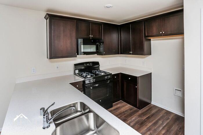 4210 Cicada Ct - Photo 4 of 19