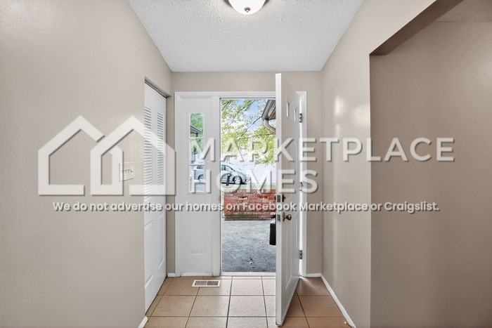 916 Whidbey Ct - Photo 3 of 29