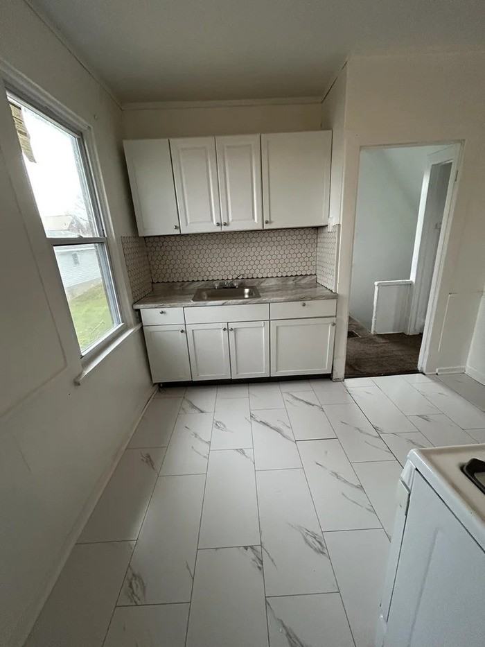 1615 Cedar Ave #2F - Photo 4 of 7