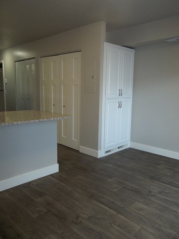 1231 East Vine Ridge Way - Photo 5 of 16