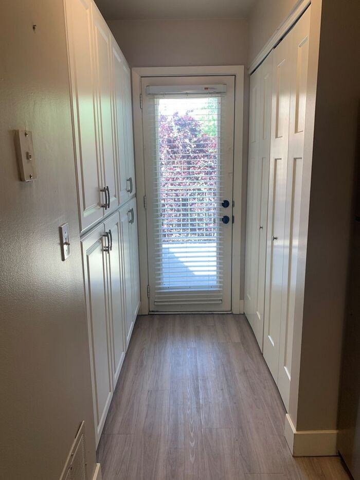 1249 East Vine Gate Drive #018 - Photo 6 of 10