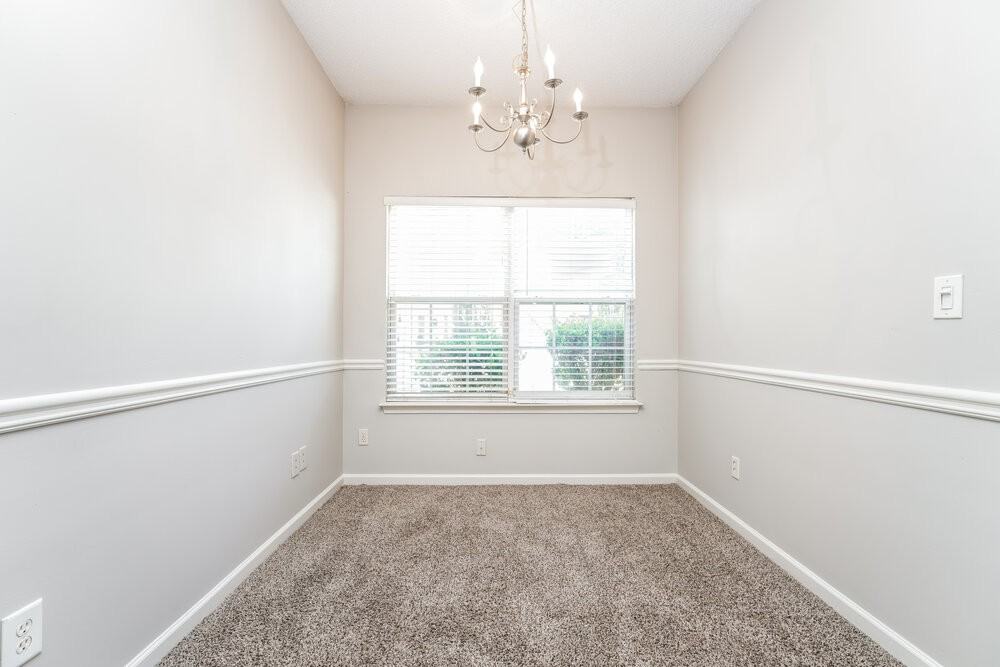 7796 Newbury Dr - Photo 6 of 18