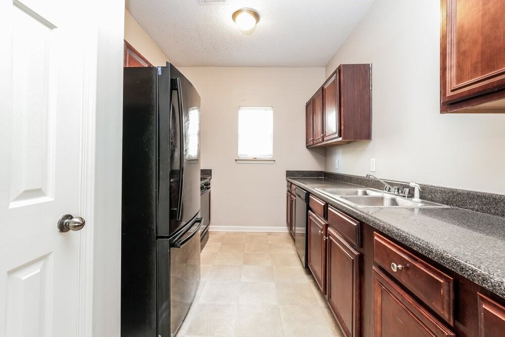 7796 Newbury Dr - Photo 7 of 18