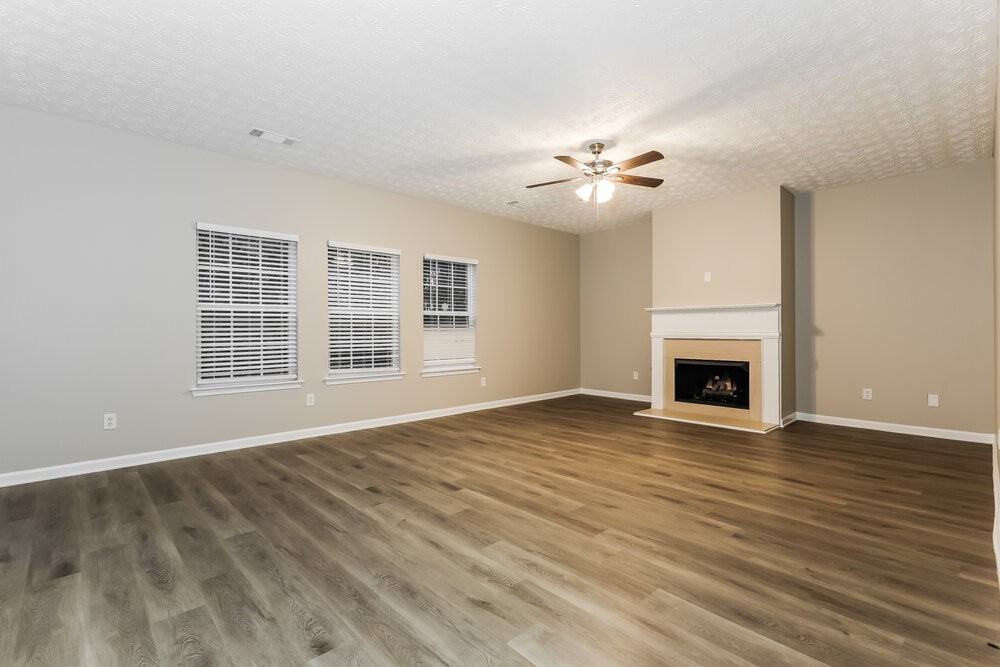 204 Sandstone Dr - Photo 4 of 17