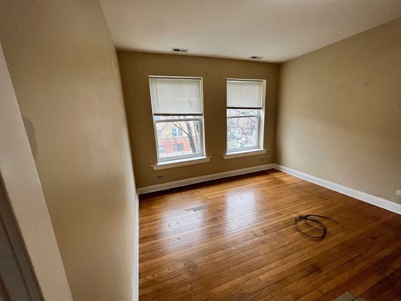 4654 N Central Park Ave #2N - Photo 5 of 12