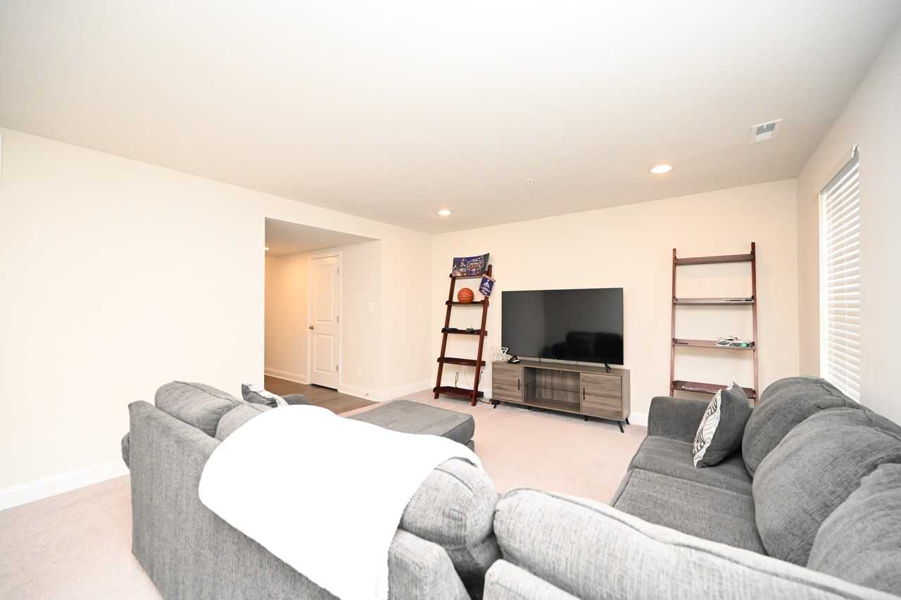 522 Calvert Way #522 - Photo 4 of 29