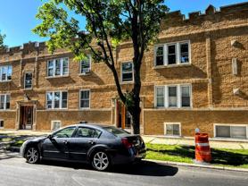 5834 West Barry Avenue #2M - Photo 1 of 1