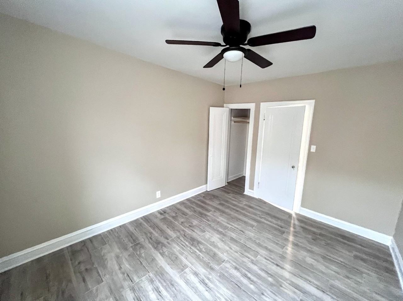 5834 West Barry Avenue #2M - Photo 6 of 7