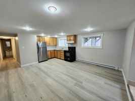 featured image of 160 Charlotte St W #5