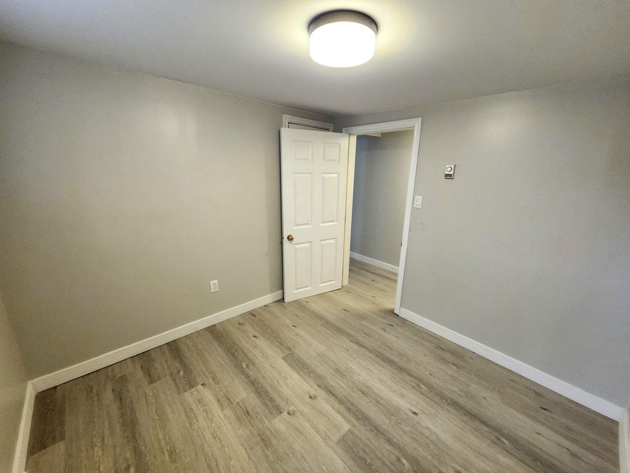 160 Charlotte St W #5 - Photo 6 of 8