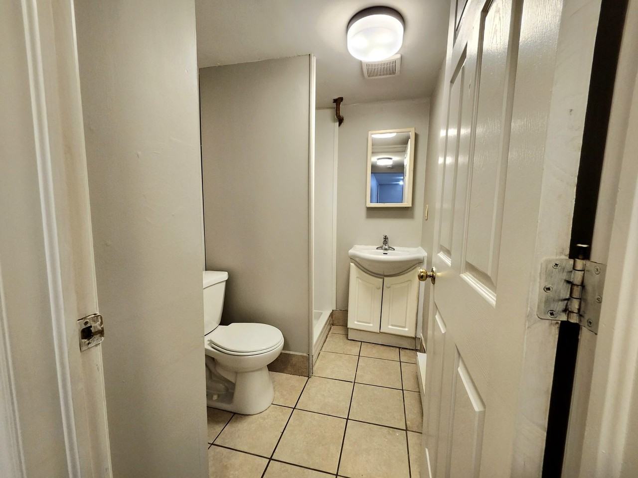 160 Charlotte St W #5 - Photo 7 of 8