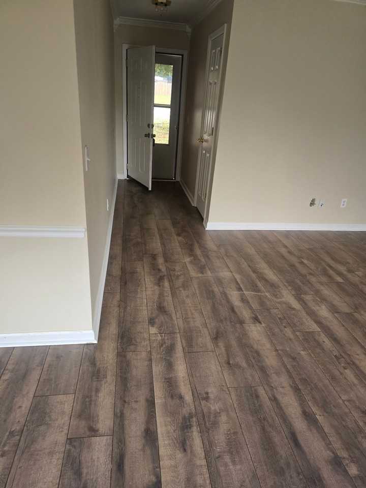 137 Laredo Cir #NA - Photo 3 of 24