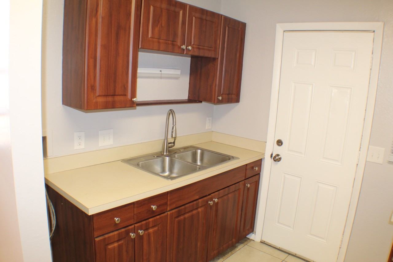 857 Lyndhurst Street #D - Photo 4 of 13