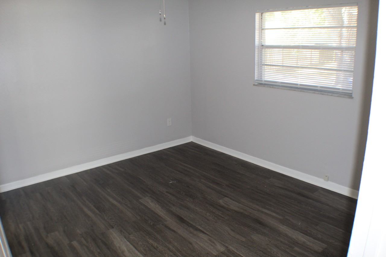 857 Lyndhurst Street #D - Photo 5 of 13