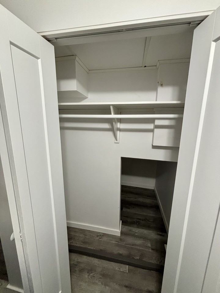 159 Froom Crescent #B - Photo 6 of 9