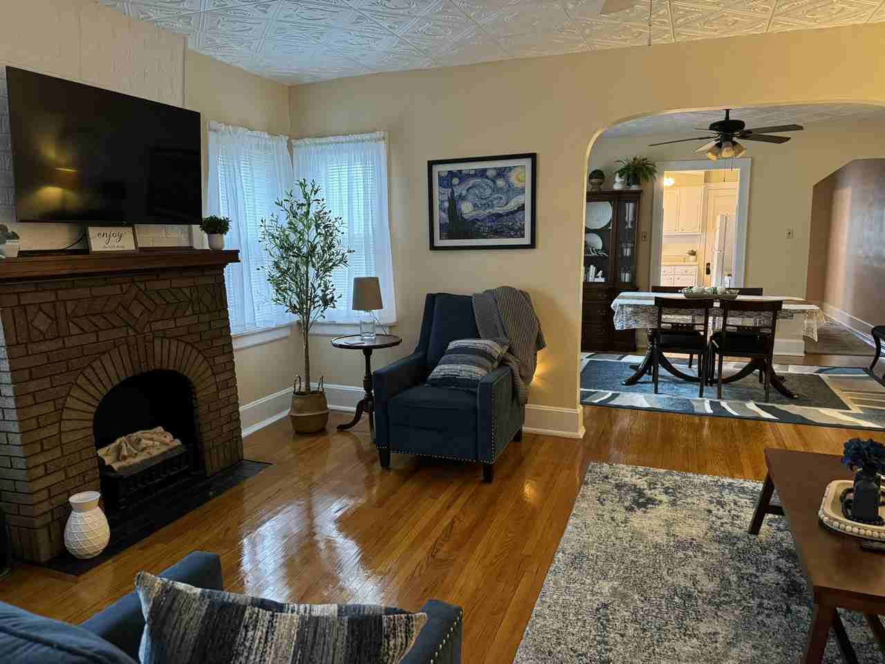 742 S Fort Thomas Ave - Photo 2 of 17