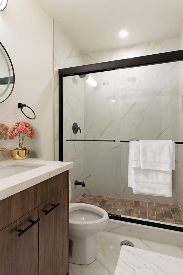 52 Charlton Ave W #2 - Photo 5 of 9